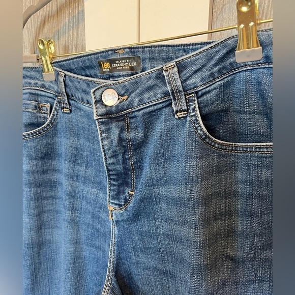 WJ2. LEE STRETCH RELAXED FIT STRAIGHT LEG 12 Short Petite • 27” - Picture 2 of 5